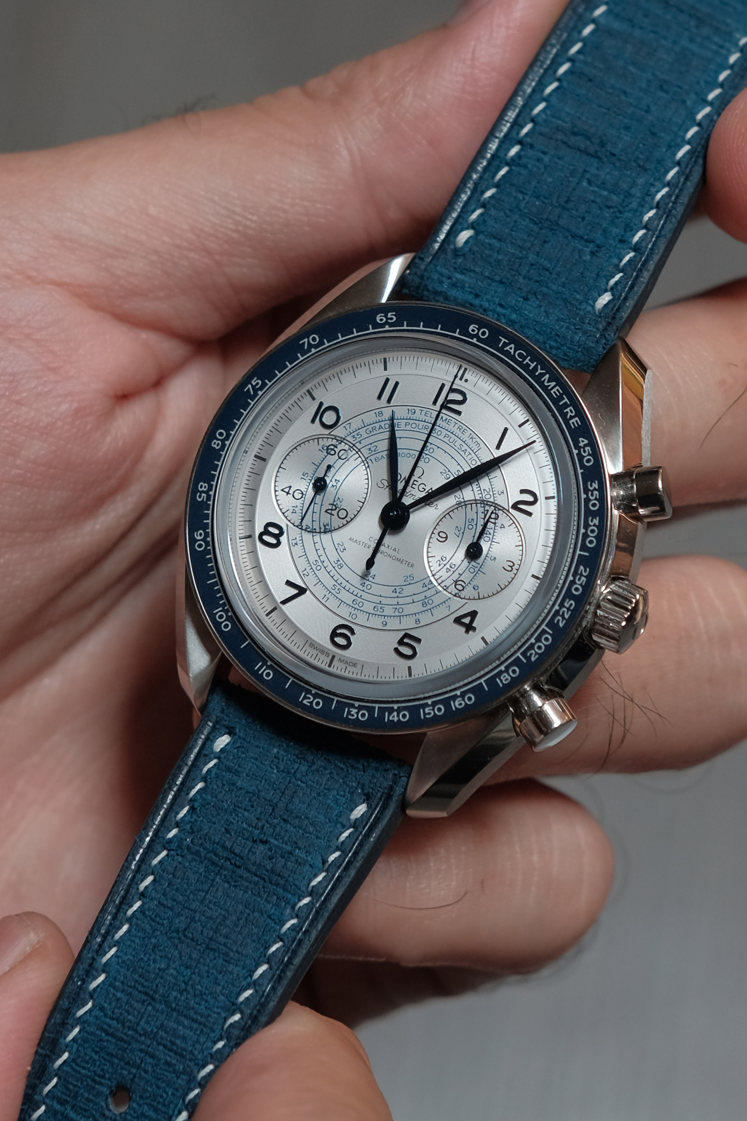 Omega-Chronometer Omega Speedmaster Chronoscope paired with Linea Series